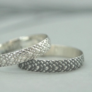 Anillo de piel de serpiente - Anillo de escamas de dragón de plata - Anillo de escamas de dragón - Anillo de piel de serpiente - Anillo de reptil - Anillo de fantasía - Alianza de boda de fantasía