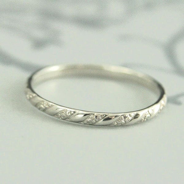 Thin White Gold Band Versailles Pattern Band Women's White Gold Wedding Ring Vintage Style Wedding Band Petite Gold Band Blazer Arts EXCL