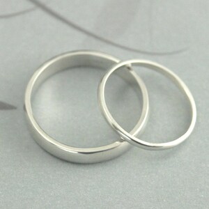 Fede nuziale in platino da donna Anelli in platino per donna Fascia larga 4 mm Anello da 1,5 mm x 1 mm Fede nuziale in platino da uomo Anelli in platino per uomo immagine 3