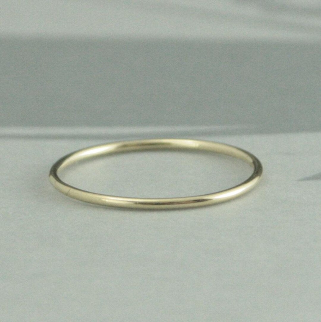 Women's Gold Wedding Band 1mm Round Gold Ring 10K Yellow Gold Ring Thin ...