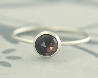 Anillo de cuarzo ahumado de talla rosa de 6 mm, plata de ley, gema auténtica, anillo apilable, engaste biselado, piedra de cuarzo ahumado para aliviar la ansiedad.