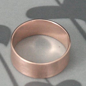 SZEROKA solidna obrączka ze złota 14K – płaska obrączka o szerokości 8 mm – idealna obrączka ślubna – obrączka do fajki lub cygara – kolor złota do wyboru