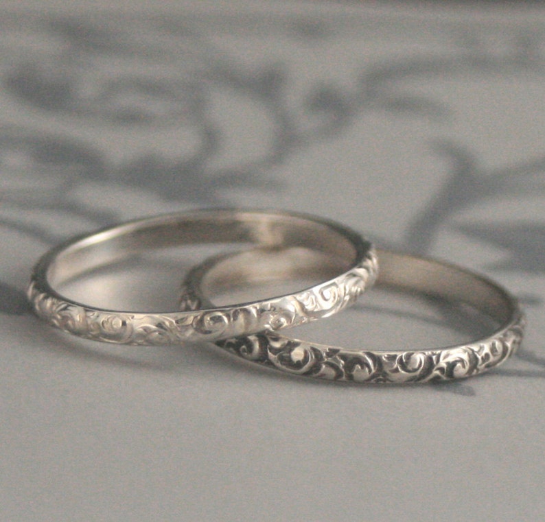 Thin Silver Ring Women's Wedding Band Reliëf Ring Silver