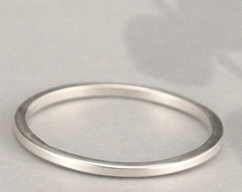 Quadratischer Silberring Dünner Flacher Silberring Silber-Spacer-Band Superschmaler Stapelring aus Sterlingsilber Dünnes poliertes Sterlingsilber-Band