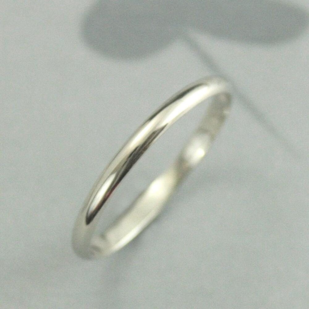 Alianza de boda para mujer de oro blanco de 2 mm - Alianza fina de oro de 10 quilates - Alianza de oro blanco sólido de 10 quilates - Anillo de boda hecho a mano - Alianza semicircular de oro blanco