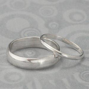 The Perfect Pair--Set of 2 Silver Rings--Men&#39;s Wedding Band--Women&#39;s Wedding Ring--Silver Wedding Rings--Wedding Band Set--Traditional Bands