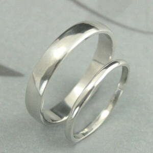 Fede nuziale in platino da donna Anelli in platino per donna Fascia larga 4 mm Anello da 1,5 mm x 1 mm Fede nuziale in platino da uomo Anelli in platino per uomo immagine 2