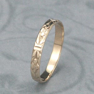 Gold Wedding Band Romance in the Garden Solid 14K Yellow Gold Floral Patterned Ring Gold Wedding Ring Women&#39;s Wedding Band Vintage Band