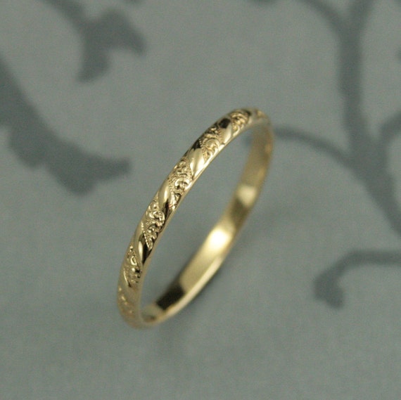 Thin Yellow Gold Band Versailles Pattern Band Women's Yellow Gold Wedding  Ring Vintage Style Wedding Band Petite Solid Gold Band Blazer Arts 