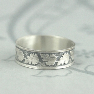 Autumn Ring Fire Maple Ring Mens Wedding Ring Leaf Band Mens Wedding Band Canada Ring Silver Wedding Ring Maple Ring Leaf Wedding Band