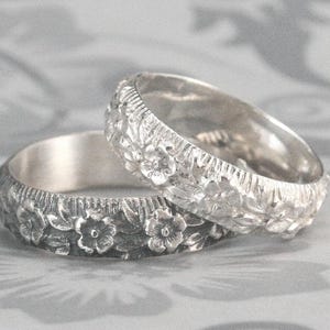 Silver Flower Ring Rose Ring Flower Pattern Band Ring Around the Rosy Ring Floral Patterned Band in Sterling Silver
