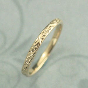 Gold Skinny Flourish Band~Women&#39;s Wedding Band~Women&#39;s Gold Band~Vintage Style Band~Antique Style Ring~Gold Wedding Band~Gold Swirl Band~14K