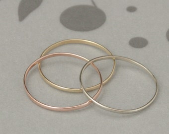 Dünne Ringe für Frauen-Dünne Gold Ringe-Super Skinny Minnie Ringe-14K Gold Ringe-Gold Stapelringe-Gold Stapelringe-Set mit 0,5mm Durchmesser