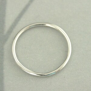 Platina band tussenring 1,25 mm volledig ronde band platina ring platina trouwring platina trouwring platina stapelring