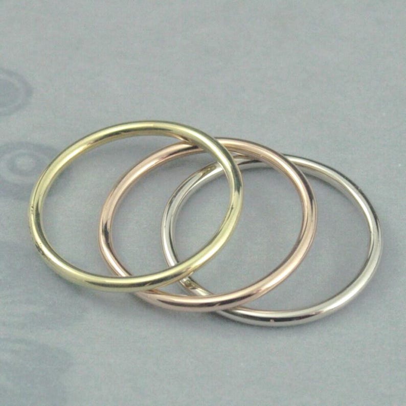 Anillo grueso enrollable redondo de 1,5 mm de diámetro, banda redonda completa, anillo de oro macizo de 14 quilates, hecho a mano, banda de calibre 14, anillo espaciador de oro, banda de ajuste cómodo. imagen 4