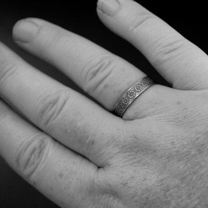 Silver Wedding Band--Marigold--Floral Wedding Band--Antique Style Ring--Antique Style Band--Vintage Style Ring--Flower Ring--Vintage Band