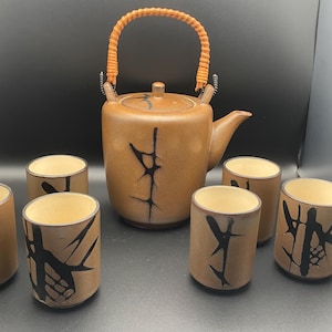 Vintage Japanese Tea/ Sake Kettle And 6 Sake Cups With Bamboo Wood Handle
