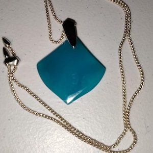 Kendra Scott Teal Pendant Necklace NWOT 2 Inch
