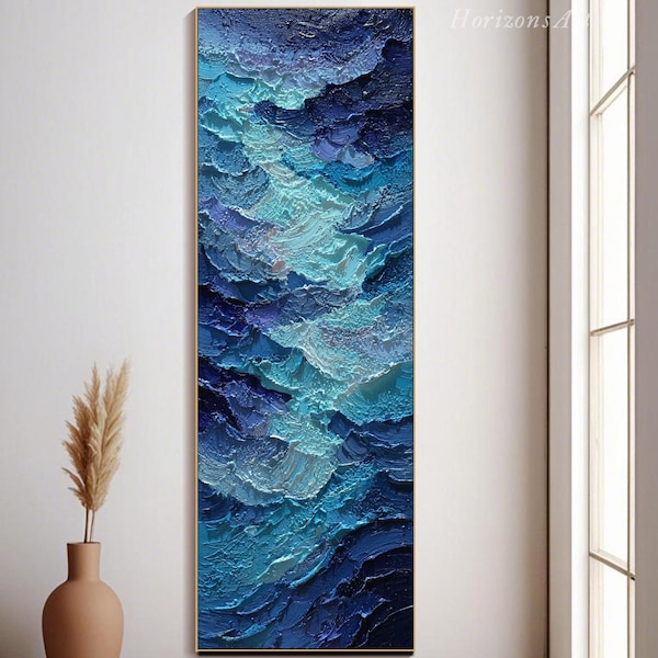 Pintura a óleo em tela com grandes ondas azuis profundas do oceano, em formato 3D, com textura vertical abstrata. Arte de parede moderna com paisagem costeira e marítima.