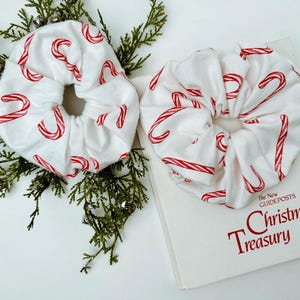 Candy Cane Christmas Pocket Scrunchie