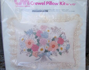 Vintage Columbia-Minerva Crewel Pillow Kit Cottage Garden Bouquet Brown Line Floral 1978