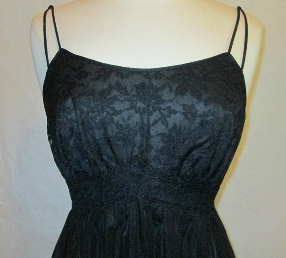 Vintage Gothic Black Flowy Nightgown Night Gown Vanity Fair 34 | Etsy