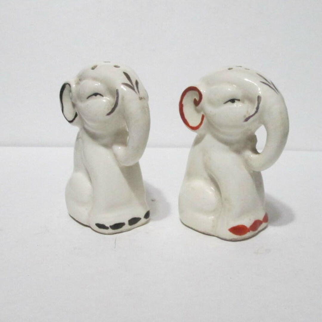 Vintage Elephants Salt & Pepper Shaker Set Etsy