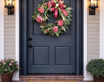 Corona de primavera para la puerta principal, corona floral rosa, corona para el día a día, decoración de verano para la puerta, corona de rosas, corona de estilo rústico para la puerta, regalo de inauguración de casa