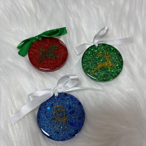 Kerstornamenten van hars