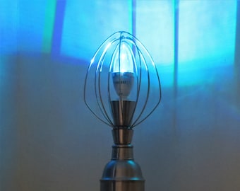 Inspiro accent lamp with color-changing LED bulb