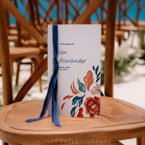 Szablon programu weselnego, składana karta z programem ceremonii, jasna, śródziemnomorska dekoracja na letnią ceremonię, ręcznie malowany styl abstrakcyjny / RUST