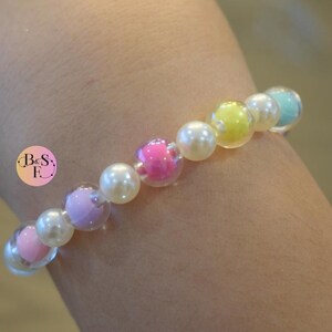 Iridescent Bubble Bead Bracelet: Fun Stretchy Acrylic Fashion Accessory