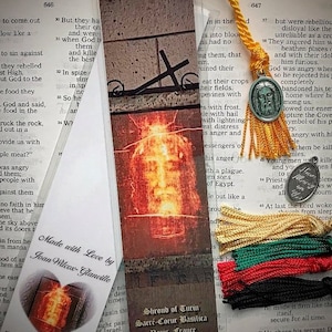 Shád de Turín Cara de Jesús Marcador religioso Sacre Coeur Montmartre París Francia Europa Bellas Artes Foto Marcador Católico w/ Medalla de la Sábanas
