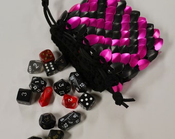 Scalemail Dice Bag in knitted Dragonhide Armor Pink