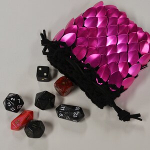 Scalemail Armor Dice Bag in knitted Dragonhide Hot Pink