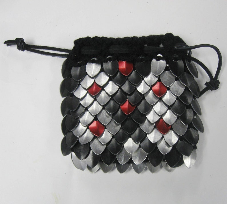 Scalemail Dice Bag in knitted Dragonhide Armor Reptile image 2