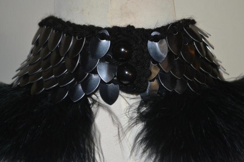 Armor Choker With Maribou Feathers in Dragonhide, the Original Knitted ...