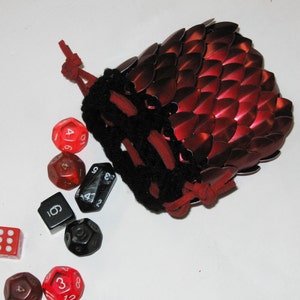 Scalemail Armor Dice Bag in knitted Dragonhide Dark Fire