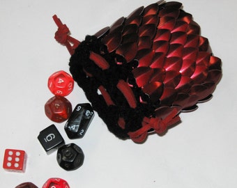 Scalemail Armor Dice Bag in knitted Dragonhide Dark Fire