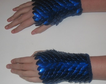 Scalemail Gauntlets Deep Blue Knitted Dragonhide Armor Choose your size