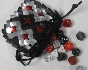 Scalemail Dice Bag in knitted Dragonhide Armor Reptile