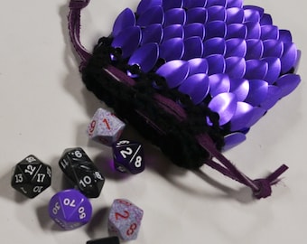 Scalemail Armor Dice Pouch in knitted Dragonhide Purple