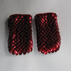 Dragonhide Gauntlets Blood Red Choose your size image 4