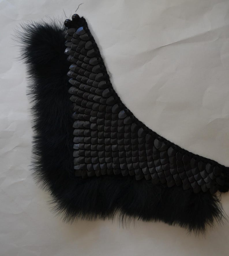 Armor Choker With Maribou Feathers in Dragonhide, the Original Knitted ...