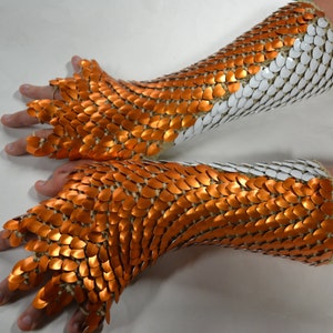 Gantelets d'armure en peau de dragon avec demi-doigts fabriqués sur mesure sur commande