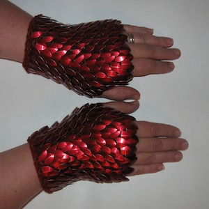 Dragonhide Gauntlets Blood Red Choose your size image 1