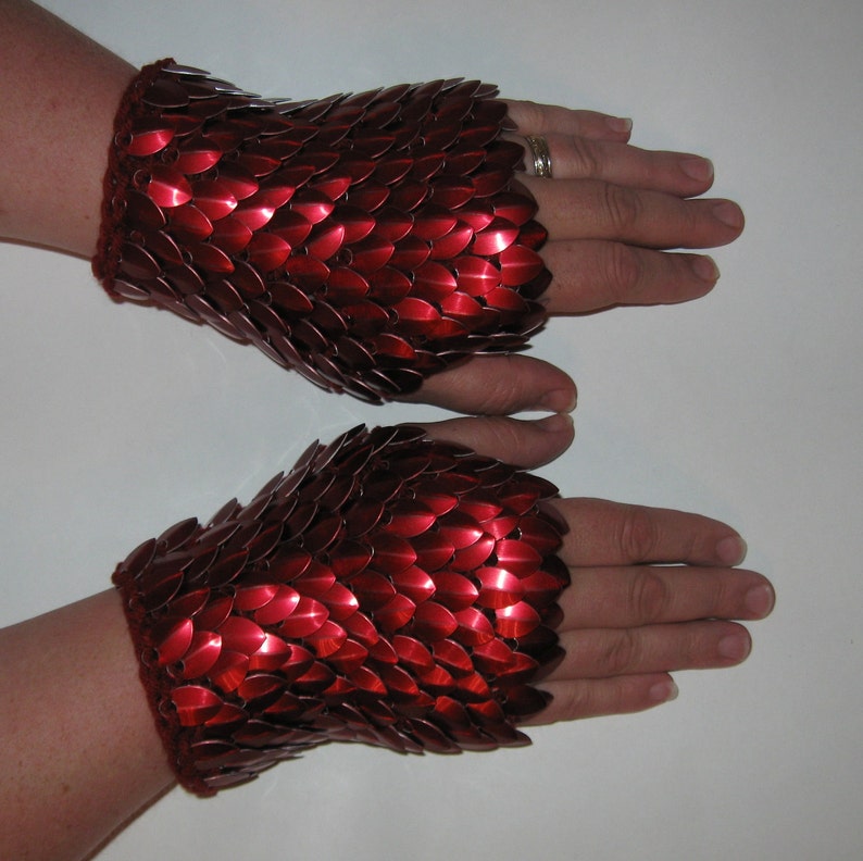 Dragonhide Gauntlets Blood Red Choose your size image 1