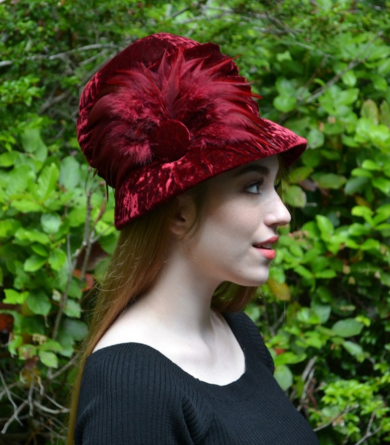 1920's Style Cloche Hat in Vintage 