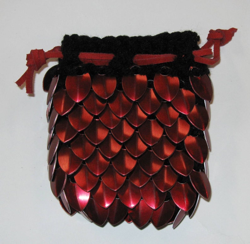 Scalemail Armor Dice Bag in knitted Dragonhide Dark Fire image 2
