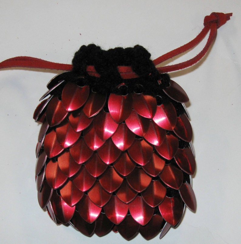 Scalemail Armor Dice Bag in knitted Dragonhide Dark Fire image 3
